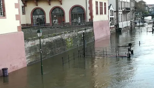 CRUES | Avec les inondations, les navettes de Batorama restent......