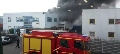 INCENDIE | Le dépôt Emmaüs de Mundolsheim ravagé par les flammes
