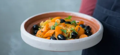 SALADE DE CAROTTES CUITES JUS ORANGE ET OLIVES