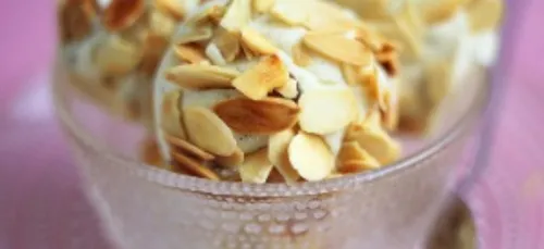 CREME GLACEE AU CAFE ET AMANDES
