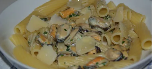 PENNE AUX CALAMARS CREVETTES ET MOULES