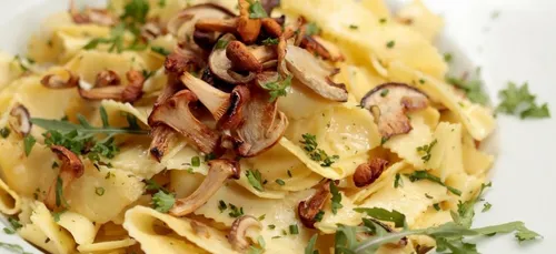 TAGLIATELLES AUX LEGUMES ET GIROLLES