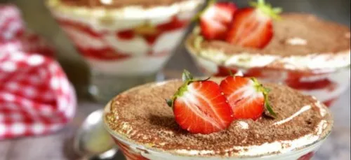 Dessert aux fraises style tiramisu