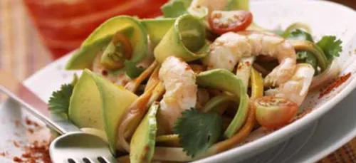 Salade d'avocats et pamplemousses aux crevettes