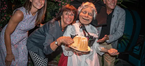 LA MAMIE ALSACIENNE AUX DINOSAURES