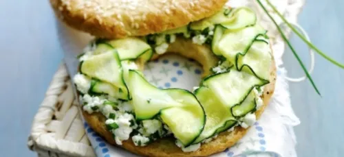 Bagels au fromage de chèvre et courgette