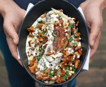 Filet mignon de cochon, girolles et noisettes