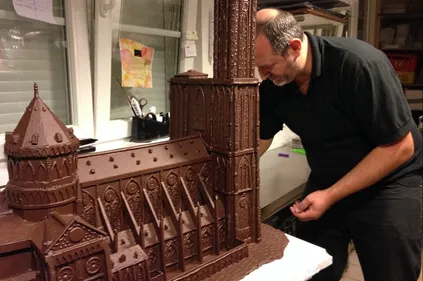 INSOLITE | Une cathédrale d’un mètre en chocolat !