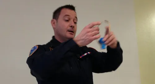 PÉTARDS | Un jeu en ligne pour les ados afin d'éviter les drames à...