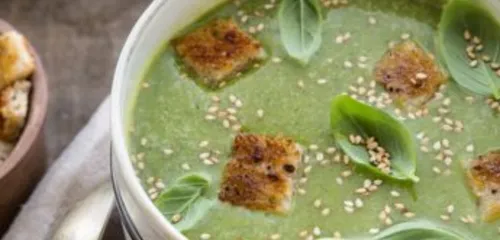 Soupe au pois et porc fumé