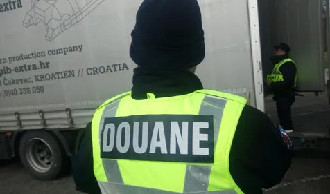 CONTRÔLES | Les douanes mobilisées sur l'A35 pour déjouer la...