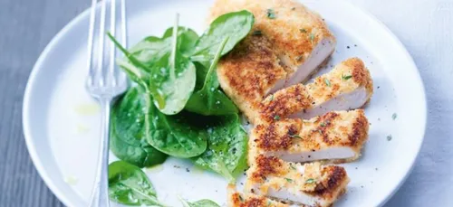 Poulet pané, courgette grillée et crème de parmesan