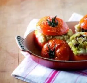 Tomates farcies à la brandade et au pesto