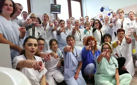VIDEO | Le personnel des urgences de Mulhouse tourne un clip pour...