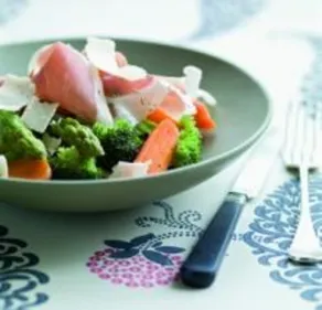 Légumes vapeur, parmesan et jambon sec