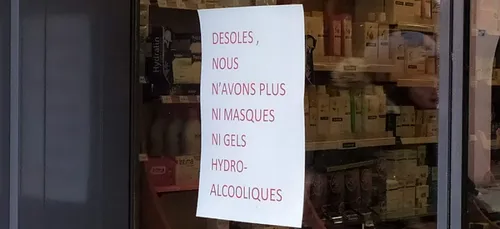 CORONAVIRUS | A Strasbourg, les pharmacies dévalisées en gel...