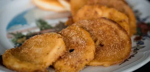 APFELKIECHLE, LES FAMEUX BEIGNETS DE POMME ALSACIENS