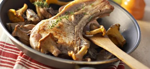 Côte de porc poêlée et ses champignons à la crème