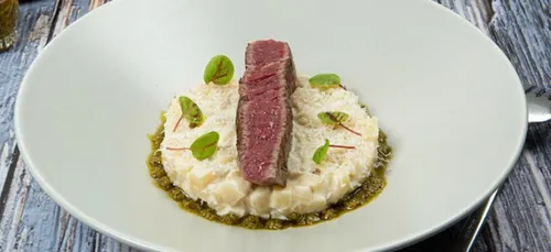 Filet de bœuf grillé, risotto de panais, pesto d’orties