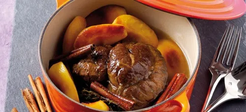Bœuf braisé au cidre, cannelle et pommes caramélisées