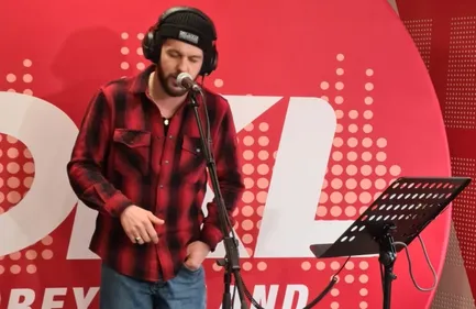 REPLAY | Revivez l'interview et les chansons de Claudio Capéo,...