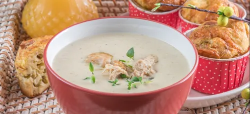 Soupe au radis noirs, navets et blancs de poulet