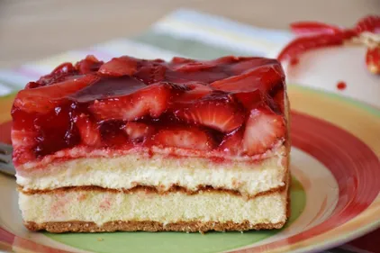 GÂTEAU AUX FRAISES SANS CUISSON
