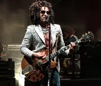 QUELLE STAR EST LA NOUVELLE AMBASSADRICE D’YVES SAINT LAURENT ?