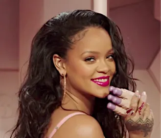 RIHANNA PROVOQUE SES FANS