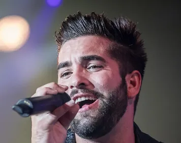 KENDJI FAIT UNE ANNONCE À SES FANS