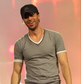 ENRIQUE IGLESIAS REÇOIT UN PRIX SYMBOLIQUE