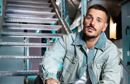 UNE CHANTEUSE FRANÇAISE JALOUSE DE M POKORA