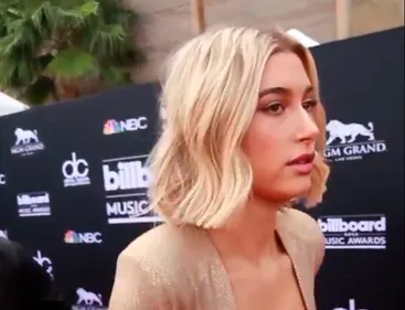 HAILEY BIEBER SERAIT ELLE ENCEINTE ?