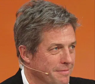 HUGH GRANT SE CONFIE SUR LA COVID 19