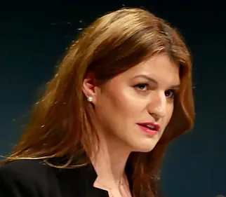 MARLÈNE SCHIAPPA FAIT LE BUZZ SUR LES RÉSEAUX