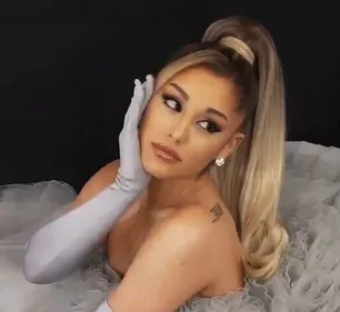 ENCORE UN NOUVEAU RECORD POUR ARIANA GRANDE