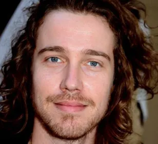 JULIEN DORÉ SORT SON TITRE DE NOEL