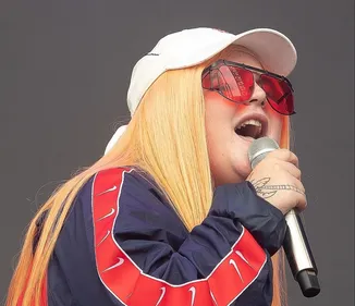 TONES AND I BAT UN NOUVEAU RECORD