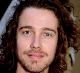 LA PROMESSE DE JULIEN DORÉ S’IL GAGNE AUX VICTOIRES DE LA MUSIQUE