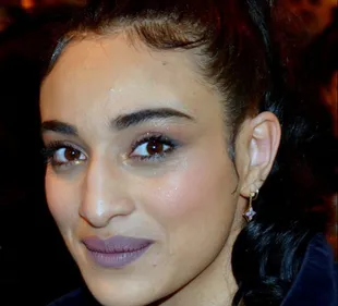 CAMELIA JORDANA SE CONFIE SUR SA VIE AMOUREUSE