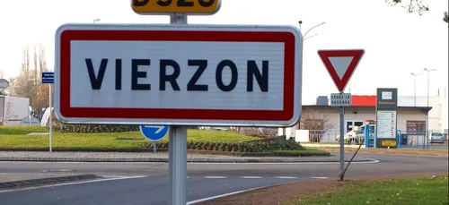 Vierzon : de nombreux élus présents pour défendre les hôpitaux menacés