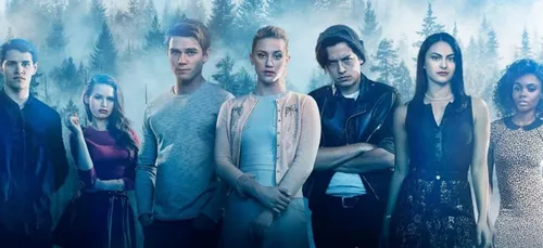 « Riverdale » : deux acteurs entièrement nus dans le prochain...