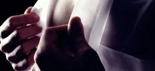 Les facteurs posent nus pour leur calendrier sexy (Vidéos)