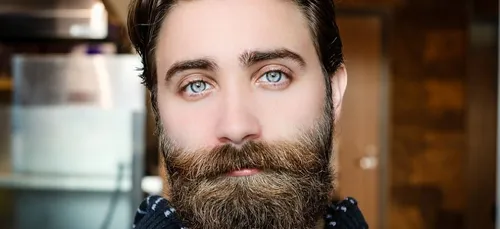 Noël : la guirlande lumineuse pour barbe, l'accessoire tendance...