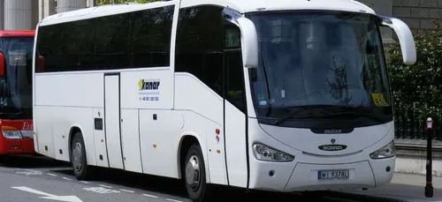 Un enfant de 4 ans oublié toute la journée dans un bus