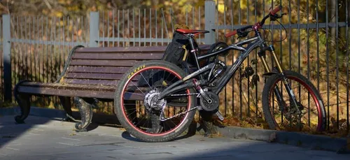 Maine-et-Loire : un cycliste entre la vie et la mort, un chauffard...