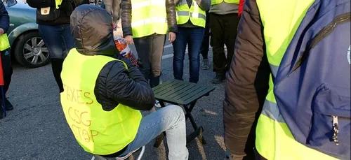 Saran : les gilets jaunes (de nouveau) délogés d’Amazon