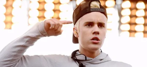 Justin Bieber est comme un fou sur son nouveau single "Friends"...