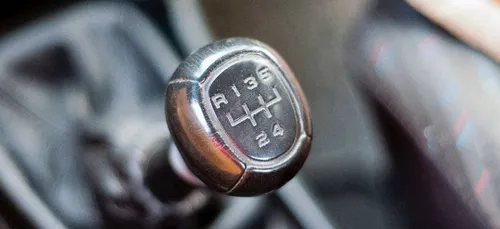 Maine-et-Loire : elle pense être en marche avant et percute des...