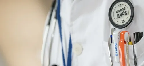 Une médecin interdite d'exercer pour avoir posé en lingerie